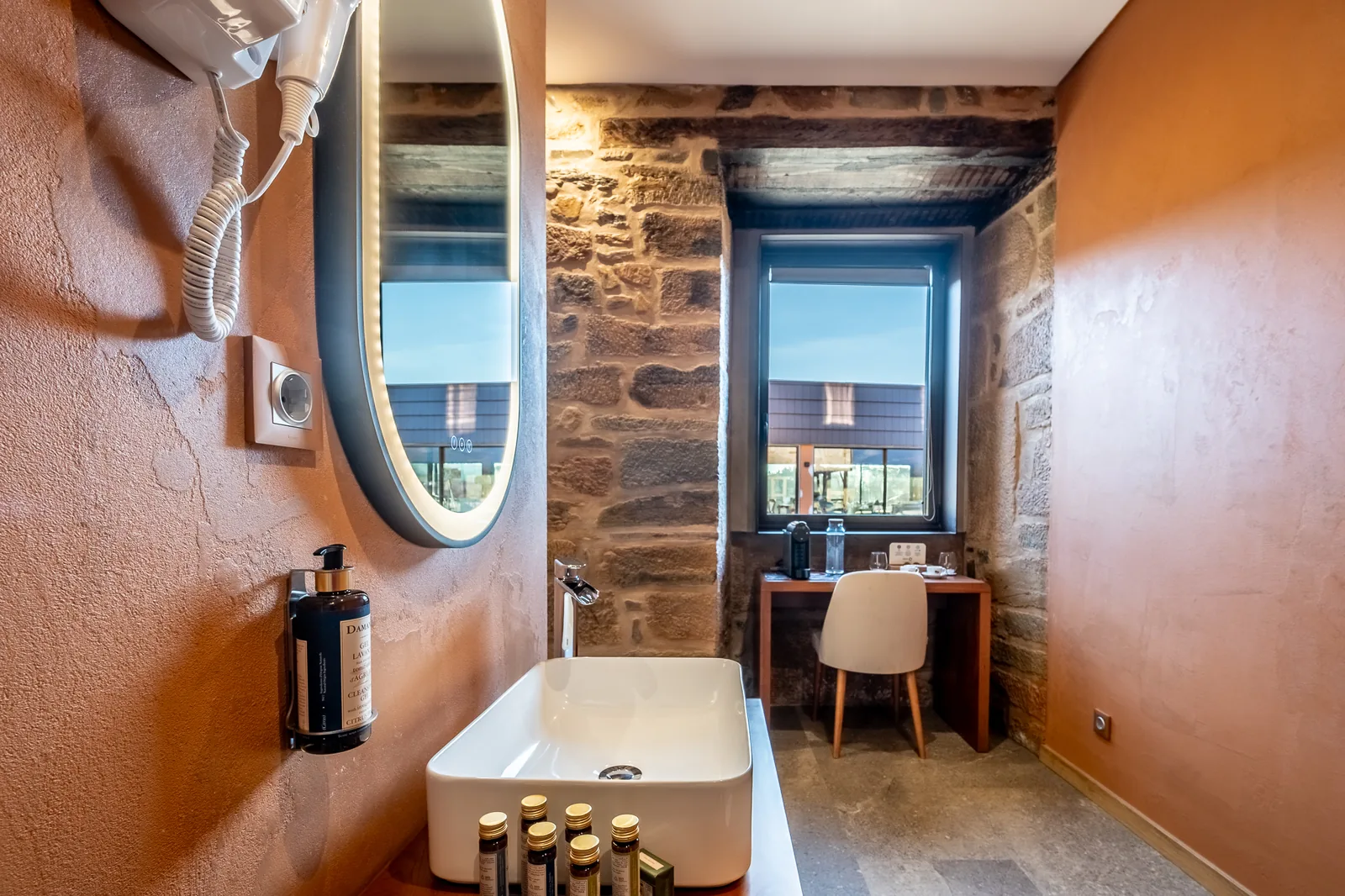 Cherry Room — Image 7