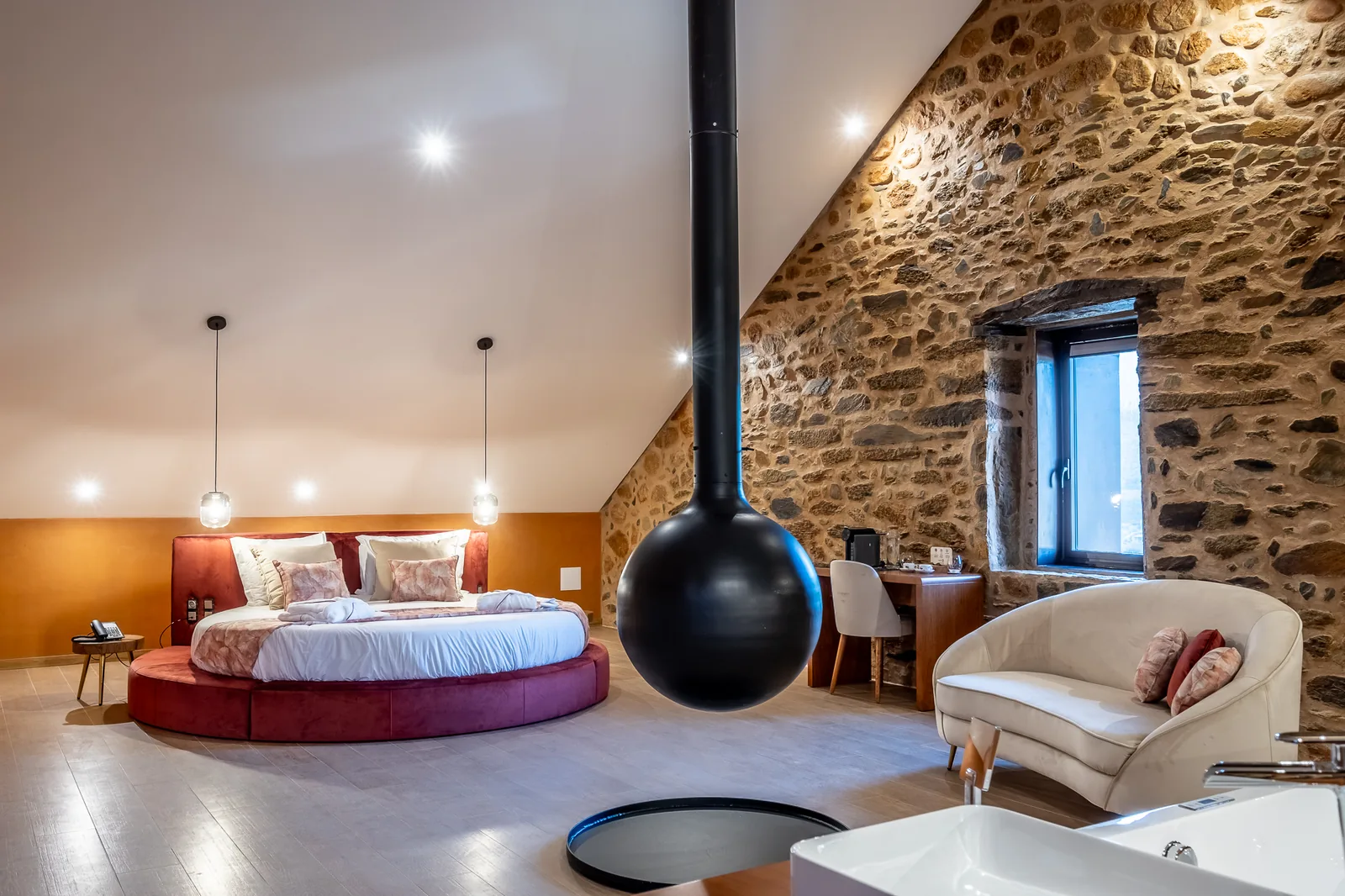 Cherry Suite — Image 2