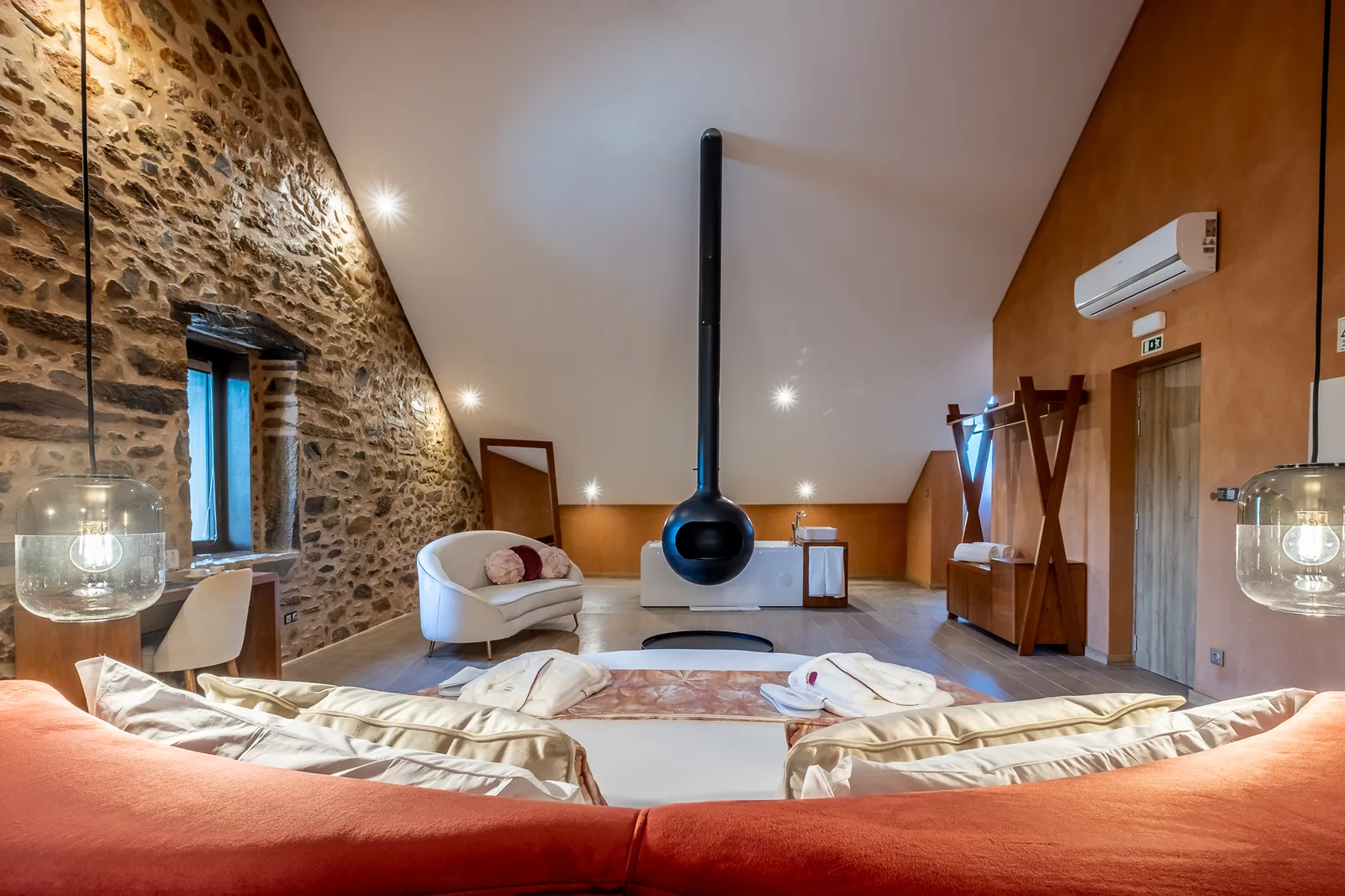Cherry Suite — Image 3
