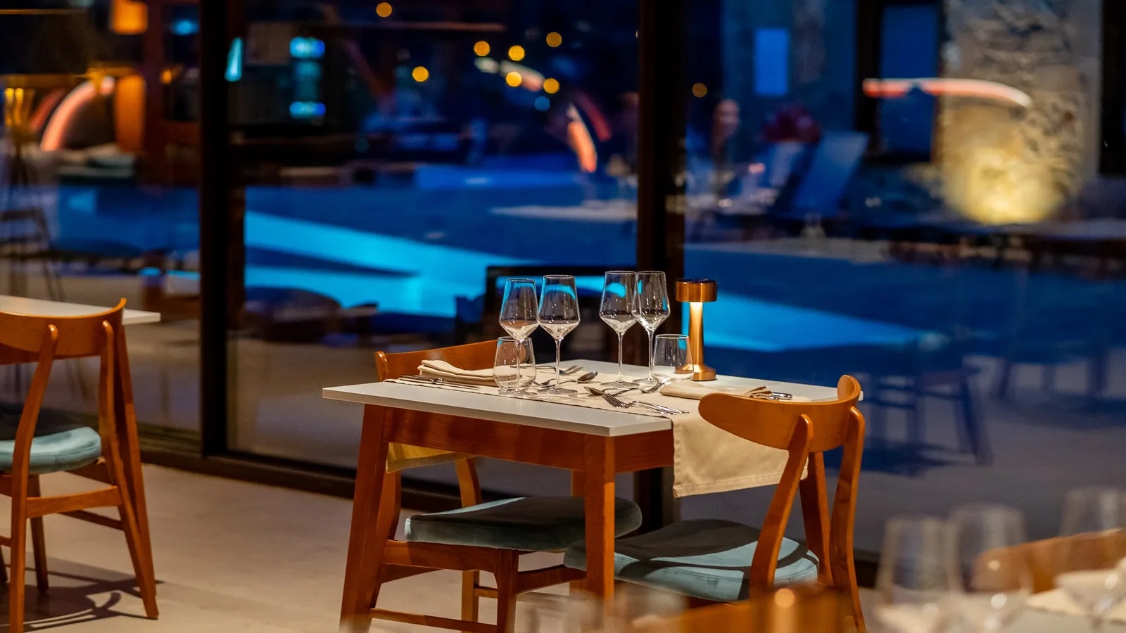 Cherry restaurant prepared for dinner